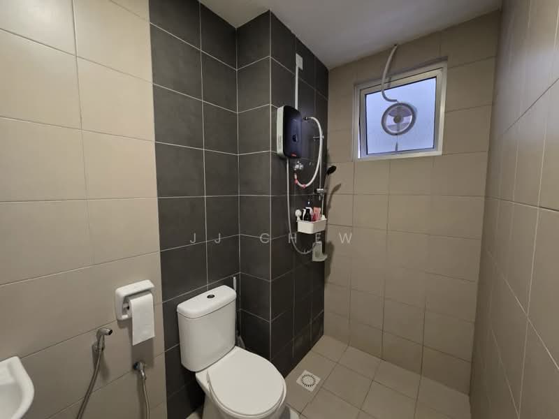 Servis Apartment untuk Dijual di SkyLake Residence - JJ Chew - Bathroom - PropertyGuru.com.my