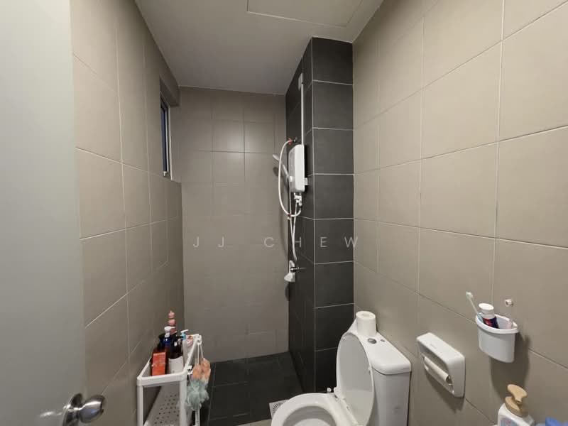 Servis Apartment untuk Dijual di SkyLake Residence - JJ Chew - Bathroom - PropertyGuru.com.my
