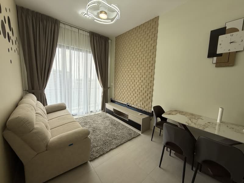Servis Apartment untuk Disewa di Laurel Residence - Shi Hui - Living Room - PropertyGuru.com.my