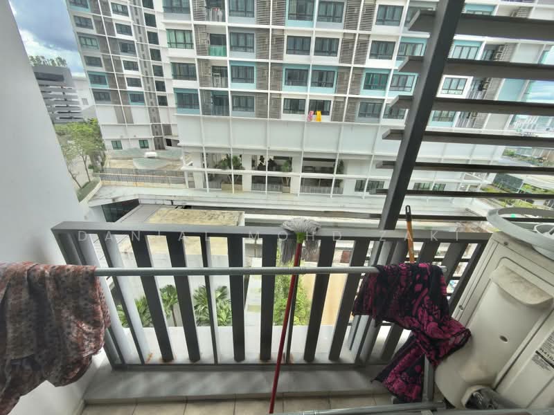 Servis Apartment untuk Dijual di i-Suite @ i-City - Danial Mohd Zaki - Balcony - PropertyGuru.com.my