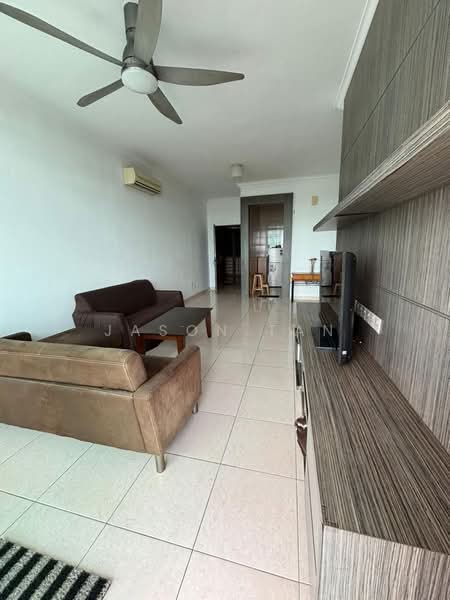 Pangsapuri untuk Dijual di Sri Samudera Apartment (Seaview Residence Suites) - Jason Tan - Living Room - PropertyGuru.com.my