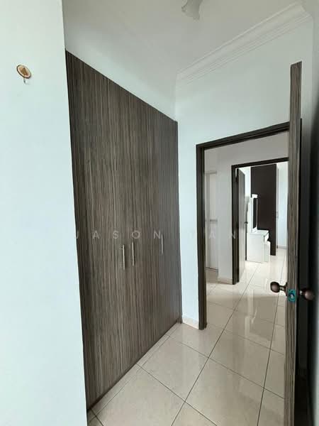 Pangsapuri untuk Dijual di Sri Samudera Apartment (Seaview Residence Suites) - Jason Tan - Corridor - PropertyGuru.com.my