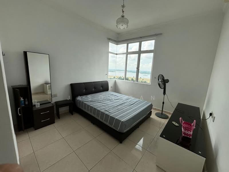Pangsapuri untuk Dijual di Sri Samudera Apartment (Seaview Residence Suites) - Jason Tan - Bedroom - PropertyGuru.com.my