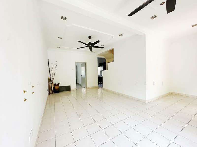 Rumah Teres 2 Tingkat untuk Dijual di Bandar Bukit Raja (Klang) - Danial Mohd Zaki - Living Room - PropertyGuru.com.my