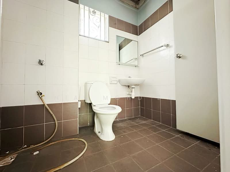 Rumah Teres 2 Tingkat untuk Dijual di Bandar Bukit Raja (Klang) - Danial Mohd Zaki - Bathroom - PropertyGuru.com.my