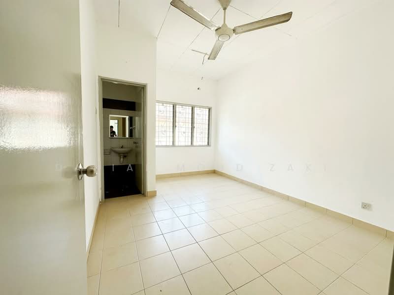 Rumah Teres 2 Tingkat untuk Dijual di Bandar Bukit Raja (Klang) - Danial Mohd Zaki - Bathroom - PropertyGuru.com.my
