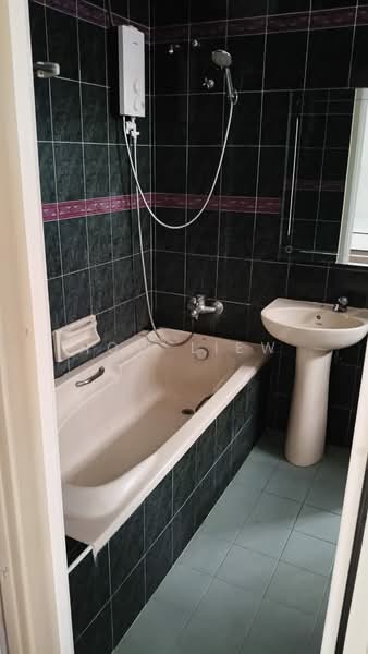 Rumah Berkembar untuk Disewa di Melaka (Melaka) - How Liew - Bathroom - PropertyGuru.com.my