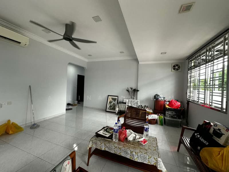 1.5-storey Terraced House for Rent in Taman Indahpura (Kulai) - Azlina Muslim - Living Room - PropertyGuru.com.my