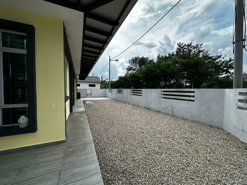 1.5-storey Terraced House for Rent in Taman Indahpura (Kulai) - Azlina Muslim - Exterior - PropertyGuru.com.my