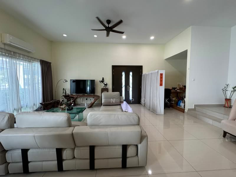 Rumah Berkembar untuk Dijual di D'Island (Puchong) - Kelvin Pook - Living Room - PropertyGuru.com.my