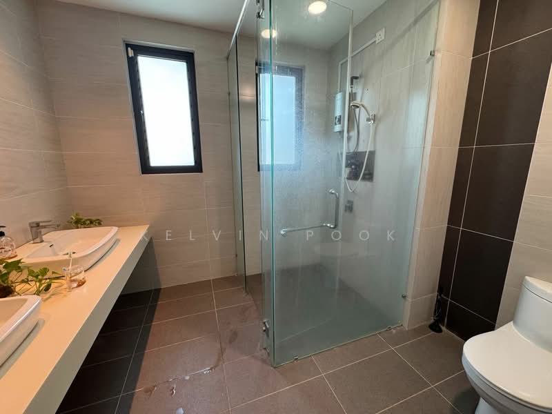 Rumah Berkembar untuk Dijual di D'Island (Puchong) - Kelvin Pook - Bathroom - PropertyGuru.com.my
