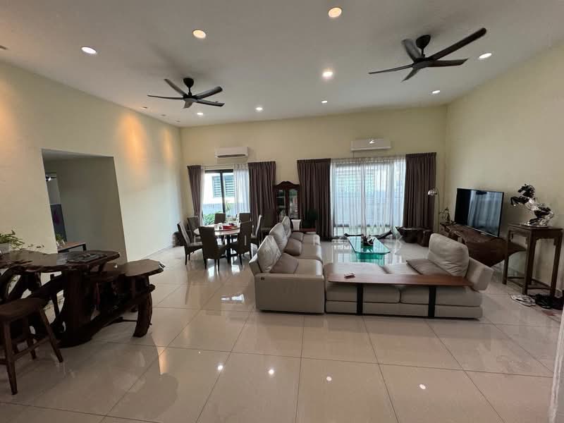 Rumah Berkembar untuk Dijual di D'Island (Puchong) - Kelvin Pook - Living Room - PropertyGuru.com.my