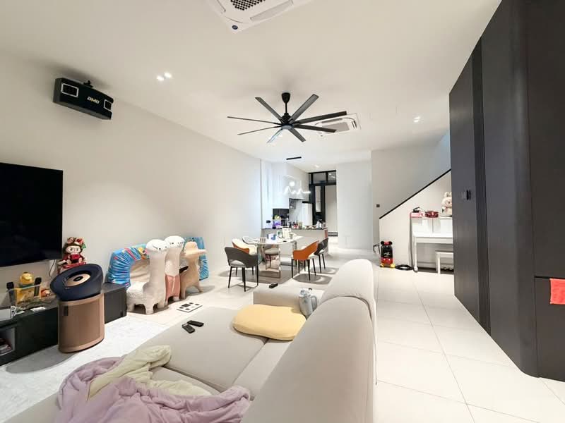 2-storey Terraced House for Sale in Puteri Harbour (Iskandar Puteri (Nusajaya)) - Yik Tat - Living Room - PropertyGuru.com.my