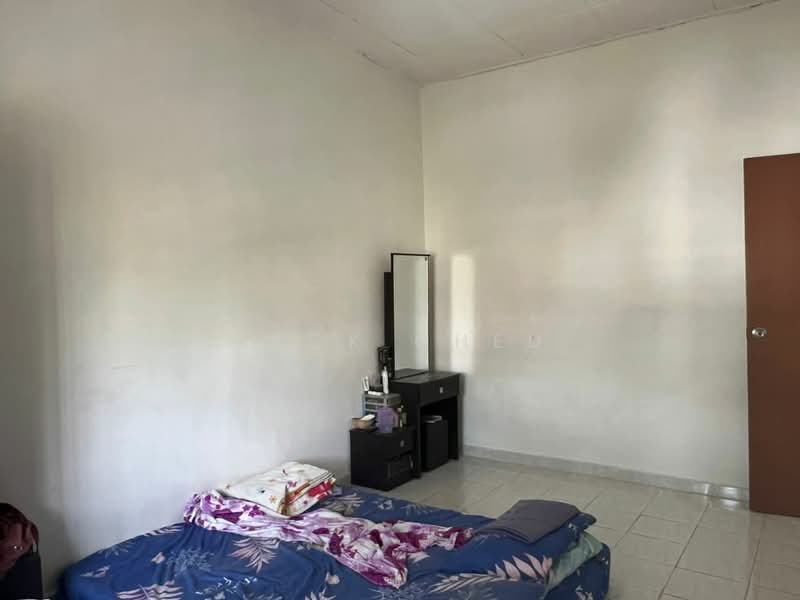 Rumah Teres 2 Tingkat untuk Dijual di Taman Puteri Wangsa (Ulu Tiram) - Jack Cheu - Bedroom - PropertyGuru.com.my
