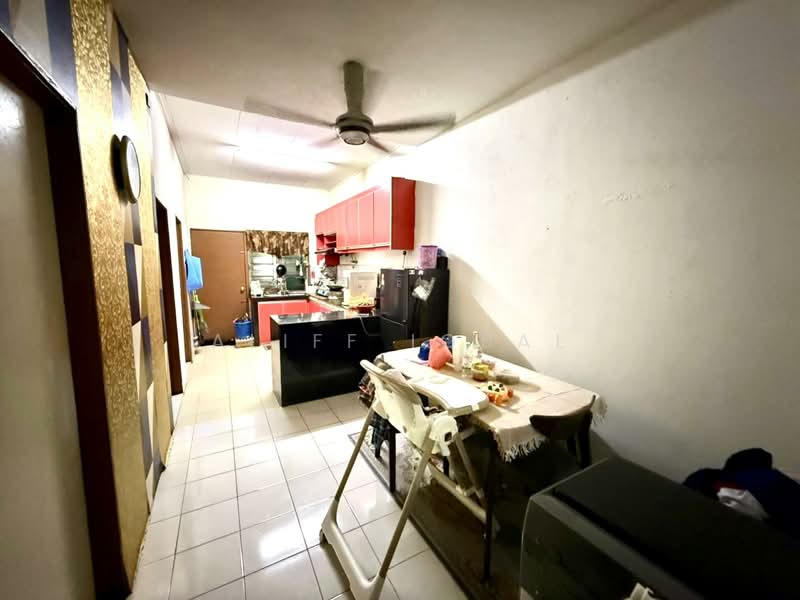 Rumah Teres 1 Tingkat untuk Dijual di Seksyen 30 (Shah Alam) - Aliff Iqbal - Kitchen - PropertyGuru.com.my