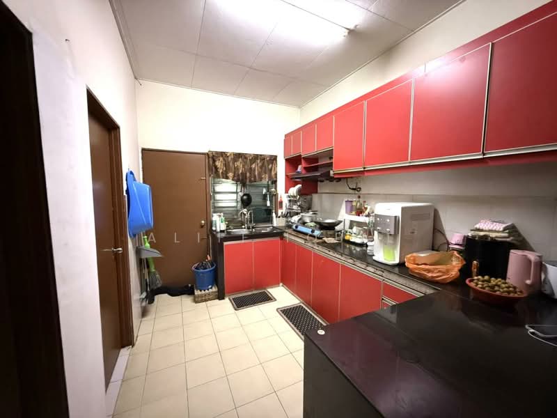 Rumah Teres 1 Tingkat untuk Dijual di Seksyen 30 (Shah Alam) - Aliff Iqbal - Kitchen - PropertyGuru.com.my