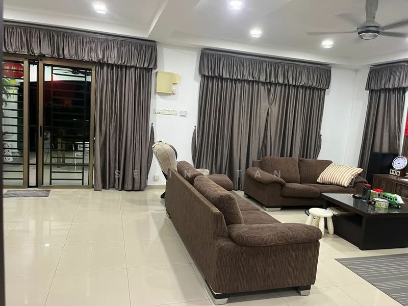 Semi-Detached House for Sale in Taman Johor (Tampoi) - Serine Tan - Living Room - PropertyGuru.com.my