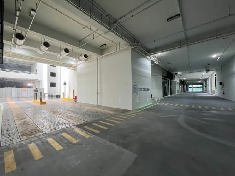 Warehouse for Rent in Kota Damansara (Selangor) - Jessie Lin - Car Park - PropertyGuru.com.my