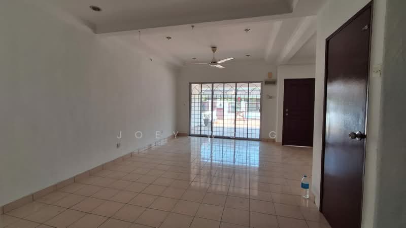 2-storey Terraced House for Sale in Taman Putra Prima (Puchong) - Joey Wong - Living Room - PropertyGuru.com.my