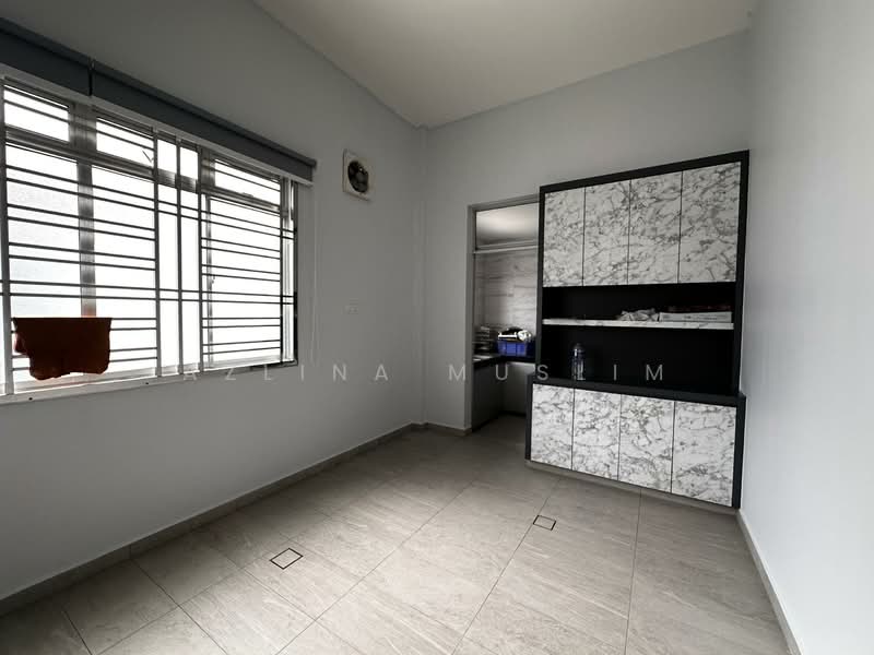 Rumah Teres 1.5 Tingkat untuk Dijual di Taman Indahpura (Kulai) - Azlina Muslim - Interior - PropertyGuru.com.my