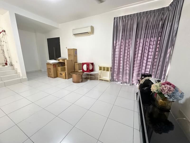 Rumah Kluster untuk Dijual di Setia Tropika (Johor Bahru) - Jyez Lee - Living Room - PropertyGuru.com.my