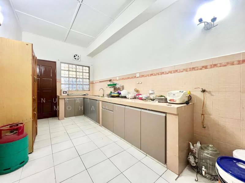 2-storey Terraced House for Sale in Taman Saujana Impian (Kajang) - Nuraishah Binti Mohamed Azmi - Kitchen - PropertyGuru.com.my