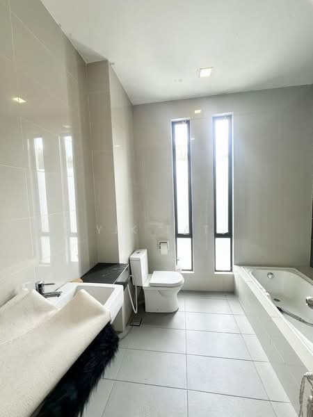 Rumah Kluster untuk Dijual di Taman Adda Heights (Tebrau) - Yik Tat - Bathroom - PropertyGuru.com.my