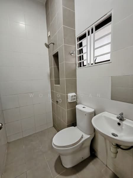 2-storey Terraced House for Rent in Seksyen U13 (Setia Alam) - Wong Yuan Kong - Bathroom - PropertyGuru.com.my