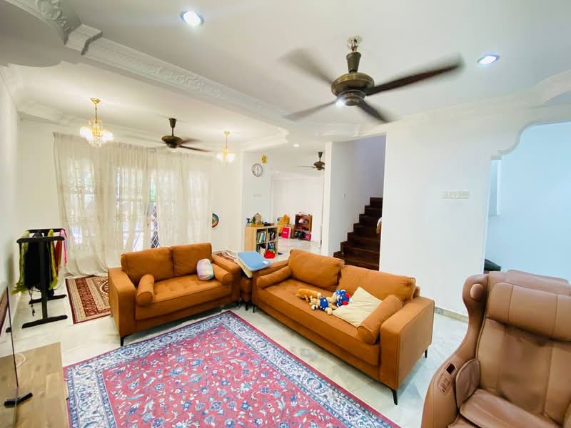 2-storey Terraced House for Sale in Bandar Kinrara (Selangor) - Azmi . - Living Room - PropertyGuru.com.my
