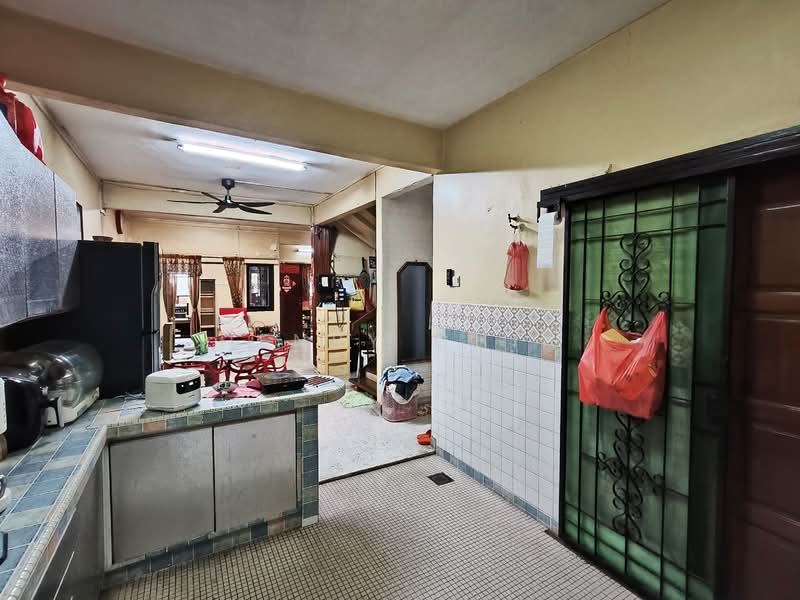 2-storey Terraced House for Sale in Taman Sri Bahtera (Cheras) - Henry Chia - Kitchen - PropertyGuru.com.my