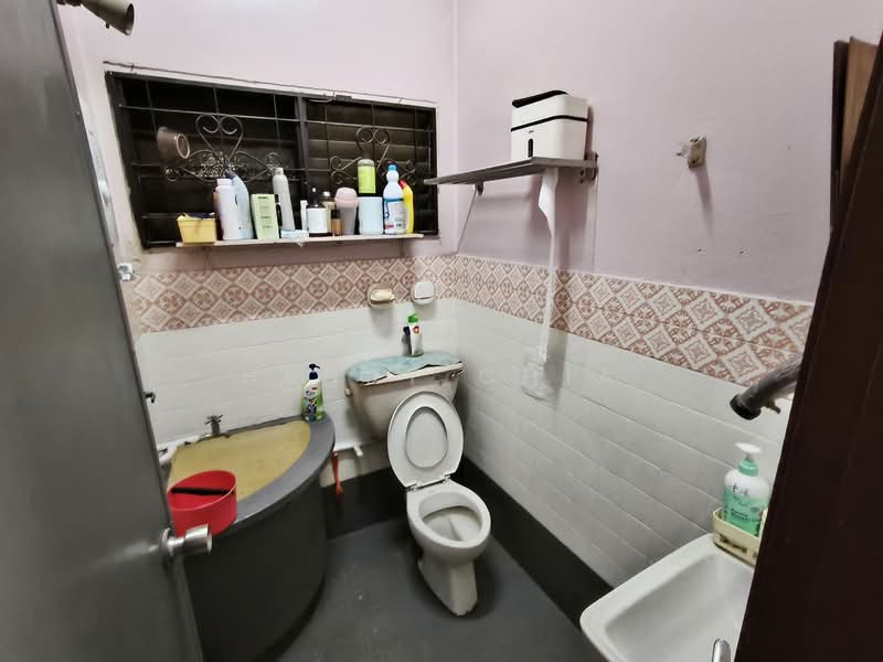 2-storey Terraced House for Sale in Taman Sri Bahtera (Cheras) - Henry Chia - Bathroom - PropertyGuru.com.my