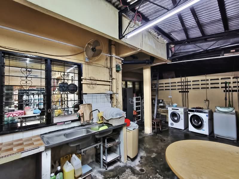 2-storey Terraced House for Sale in Taman Sri Bahtera (Cheras) - Henry Chia - Kitchen - PropertyGuru.com.my