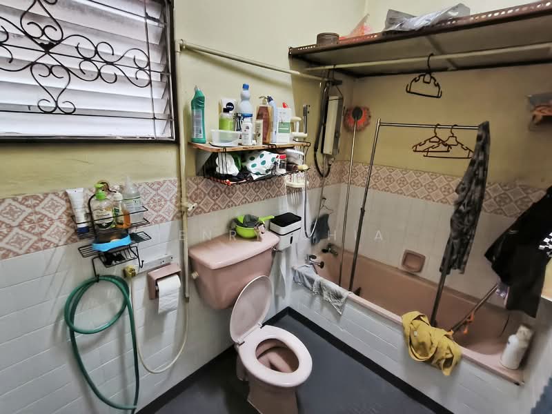 2-storey Terraced House for Sale in Taman Sri Bahtera (Cheras) - Henry Chia - Bathroom - PropertyGuru.com.my