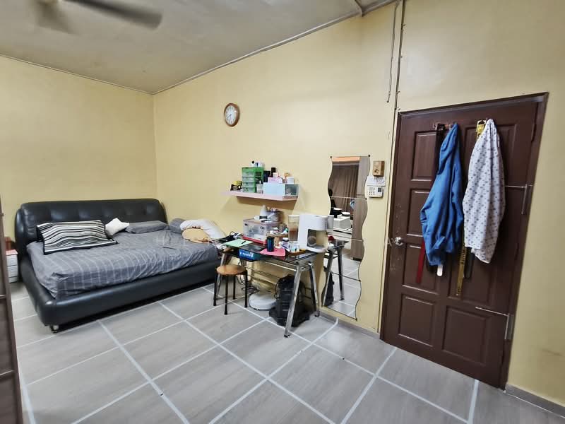 2-storey Terraced House for Sale in Taman Sri Bahtera (Cheras) - Henry Chia - Bedroom - PropertyGuru.com.my