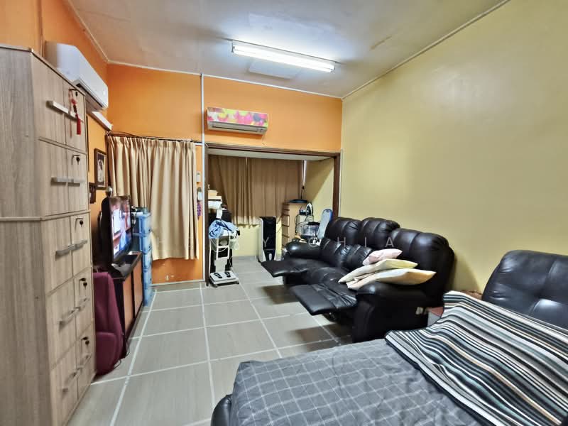 2-storey Terraced House for Sale in Taman Sri Bahtera (Cheras) - Henry Chia - Living Room - PropertyGuru.com.my
