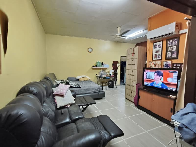 2-storey Terraced House for Sale in Taman Sri Bahtera (Cheras) - Henry Chia - Living Room - PropertyGuru.com.my