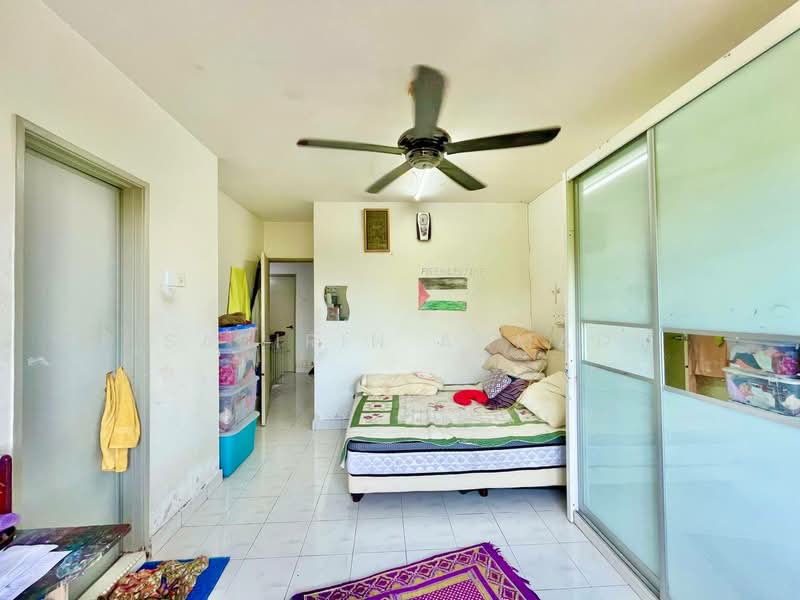 3-storey Terraced House for Sale in Taman Selayang Mulia (Selayang) - Sabirin Ahmad - Bedroom - PropertyGuru.com.my