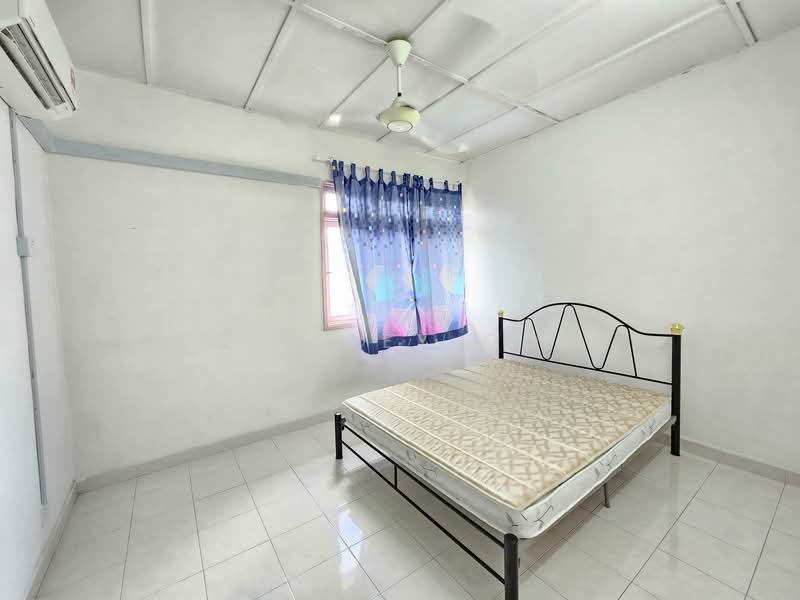 Apartment for Sale at Perdana Villa Deluxe - Jeffrey Ooi - Bedroom - PropertyGuru.com.my