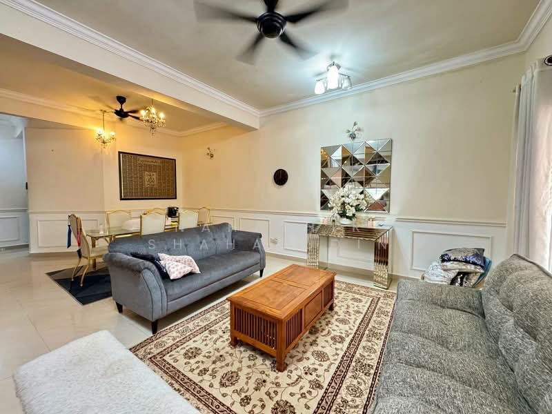 2-storey Terraced House for Sale in Bukit Jelutong (Shah Alam) - Nahathir Shahabudin - Living Room - PropertyGuru.com.my