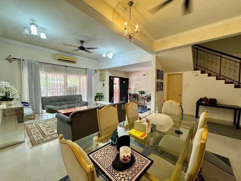 2-storey Terraced House for Sale in Bukit Jelutong (Shah Alam) - Nahathir Shahabudin - Living Room - PropertyGuru.com.my