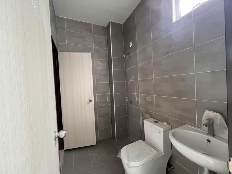 Terraced House for Sale in Kampung Sentosa Barat (Pasir Gudang) - Poul Sng - Bathroom - PropertyGuru.com.my