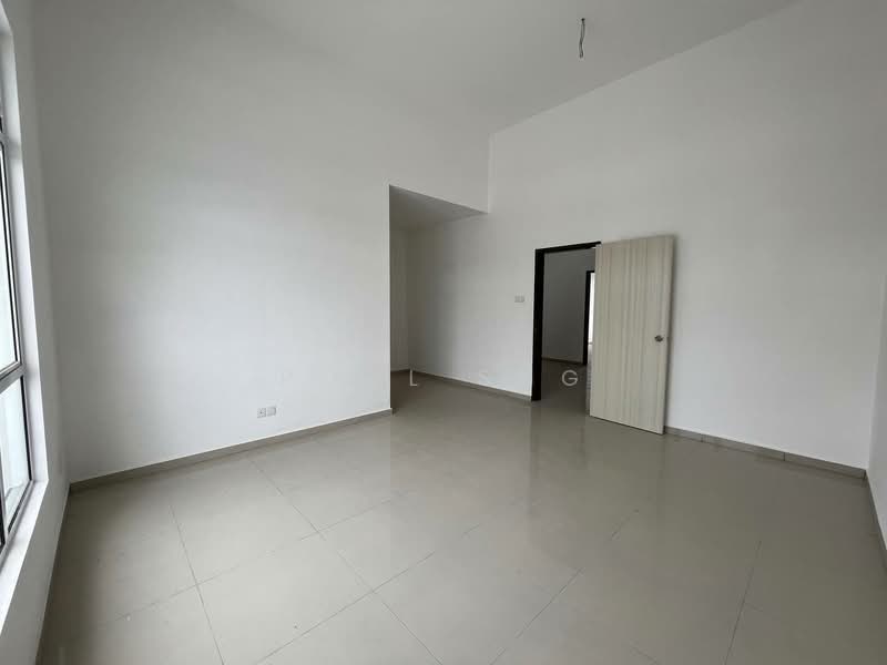 Terraced House for Sale in Kampung Sentosa Barat (Pasir Gudang) - Poul Sng - Living Room - PropertyGuru.com.my