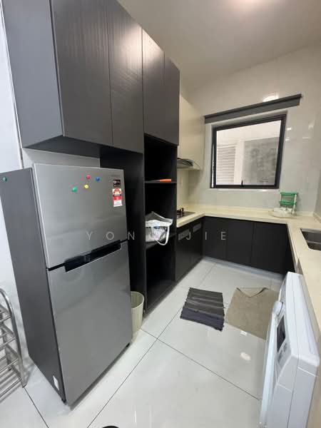 Condominium for Rent at Royal Strand @ Country Garden Danga Bay - Yong Jie - Kitchen - PropertyGuru.com.my