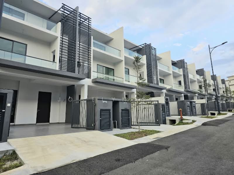 Rumah Teres 3 Tingkat untuk Dijual di Cheras (Selangor) - Jocelyn Soo - Exterior - PropertyGuru.com.my