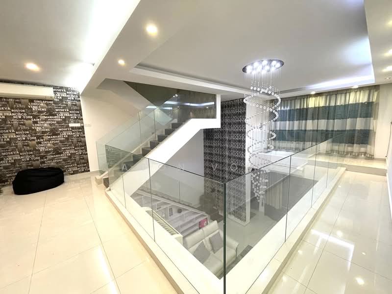 3-storey Terraced House for Sale in Taman Tasik Damai (Sungai Besi) - Jason Vong - 1st floor pathway view - PropertyGuru.com.my