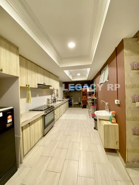 Semi-Detached House for Sale in Rawang (Selangor) - SITI KHAIRIYAH JAAFAR - Kitchen - PropertyGuru.com.my