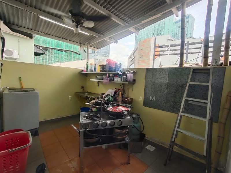 Rumah Teres 1 Tingkat untuk Dijual di Taman Century (Johor Bahru) - Elynn Lam - Kitchen - PropertyGuru.com.my