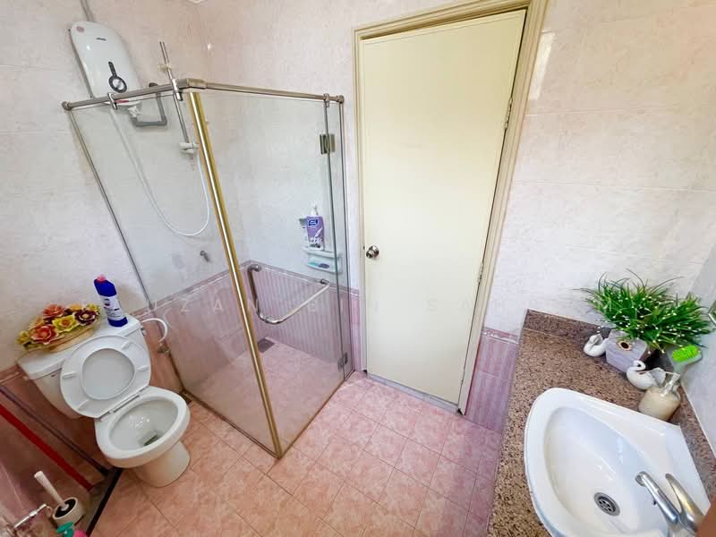Bungalow for Sale in Bandar Mahkota Cheras (Cheras) - Fauzan bin Sahrom - Bathroom - PropertyGuru.com.my