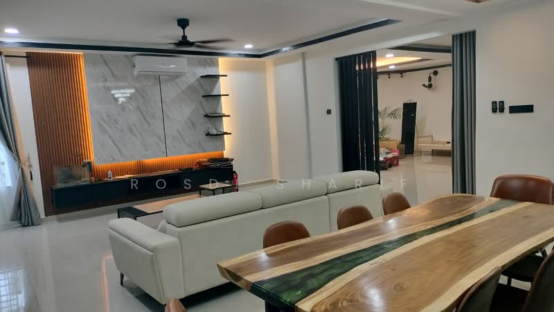2-storey Terraced House for Sale in Bandar Bukit Beruntung (Bukit Beruntung) - Rosdi Sharif - Living Room - PropertyGuru.com.my