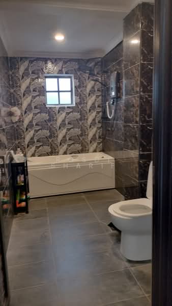 2-storey Terraced House for Sale in Bandar Bukit Beruntung (Bukit Beruntung) - Rosdi Sharif - Bathroom - PropertyGuru.com.my